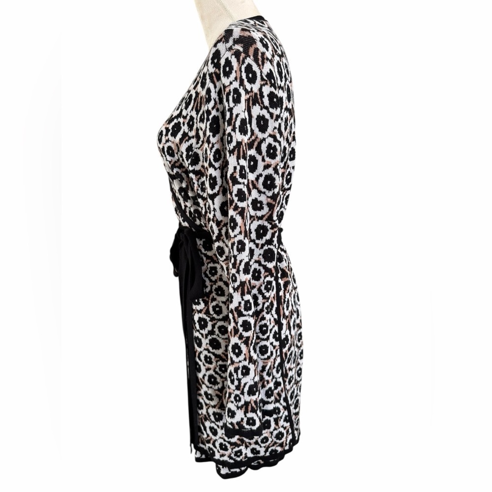 Diane Von Furstenberg x Target Floral Black White wrap Knit Dress - Picture 4 of 9
